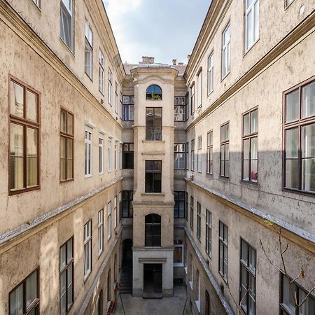 Lonyay Grand Central Budapest Eksteriør billede