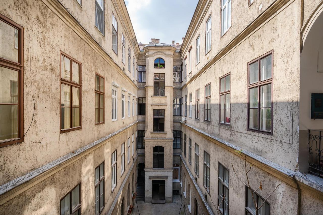 Lonyay Grand Central Budapest Eksteriør billede